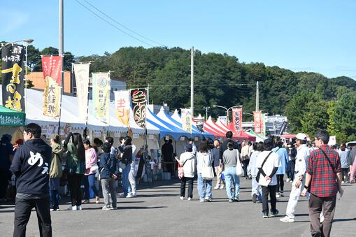 あじがさわフードフェス2024会場の様子